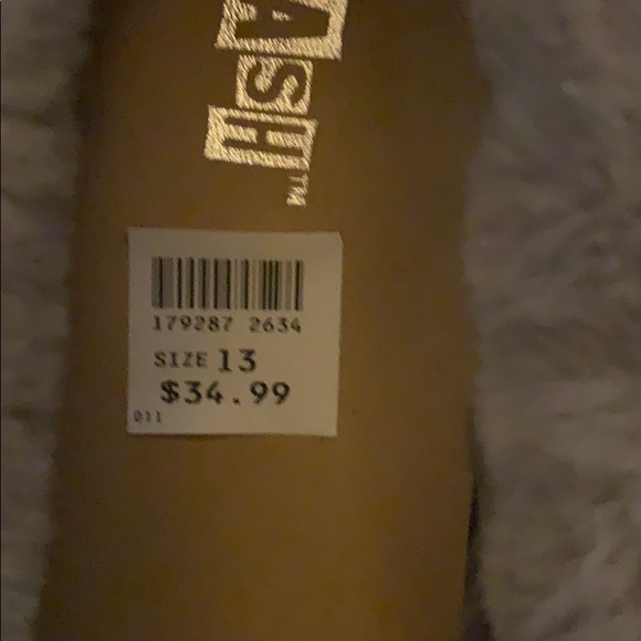 Woman’s size 13 Brash Fur lined slip on sneakers - Picture 5 of 5